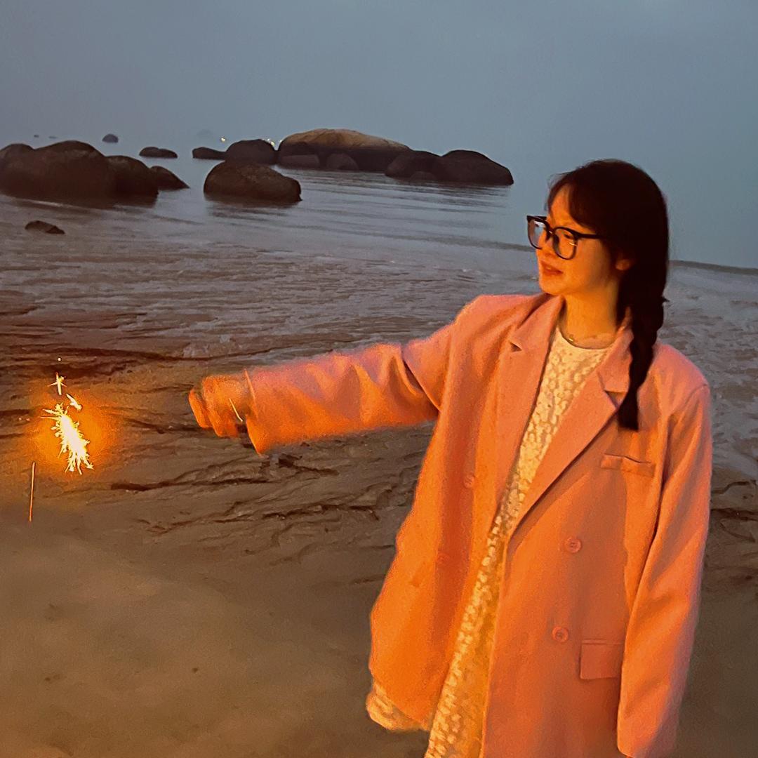 李佳桐、