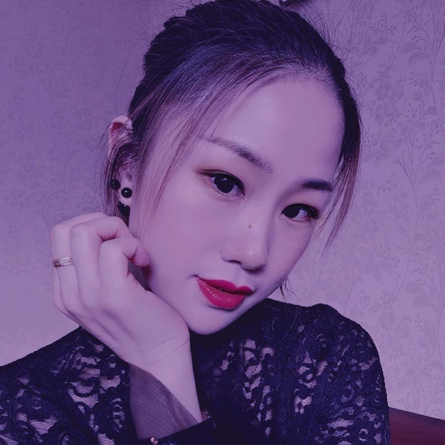 小熊陪你看月亮