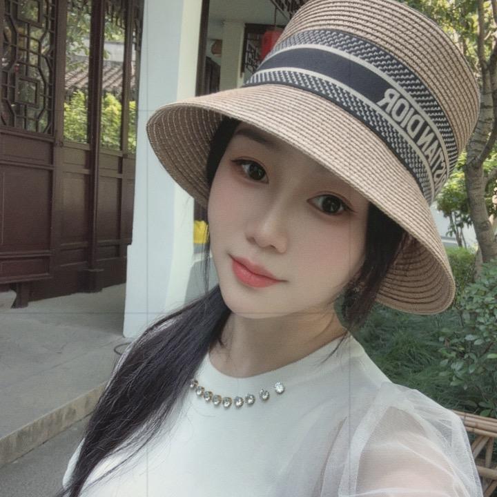 小甜甜爱吃虾