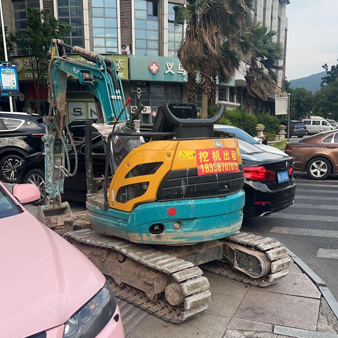 义乌挖机出租-魏