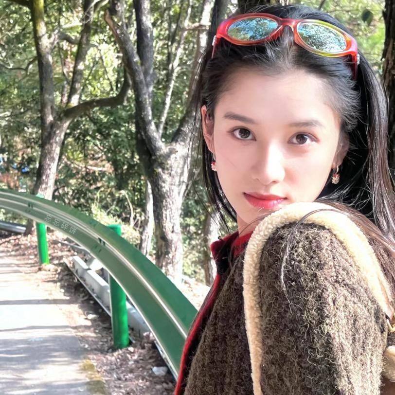 这里落雯