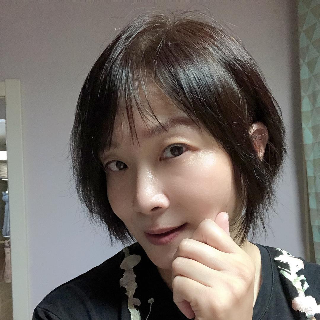 摩羯红