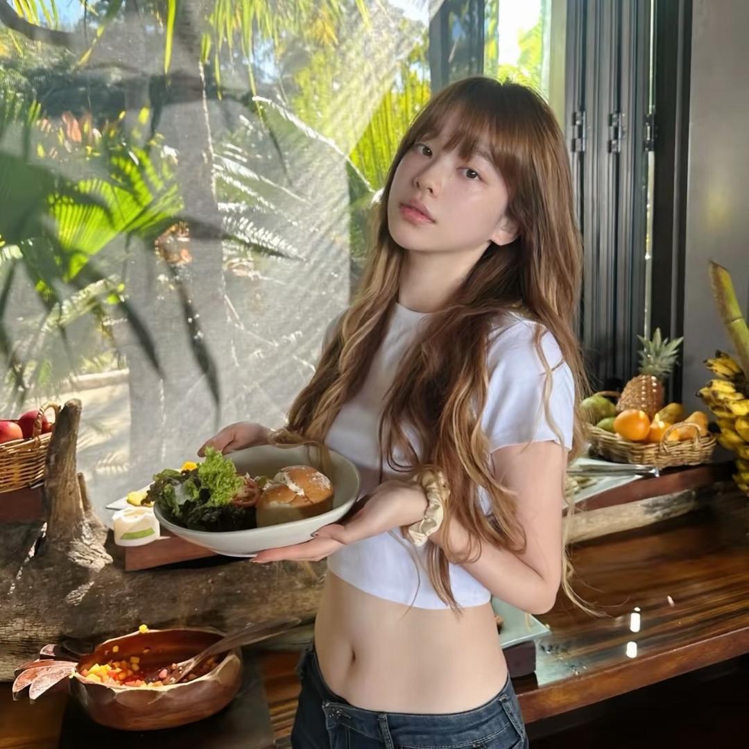 美女不吃晚饭