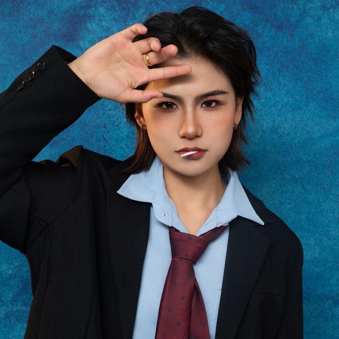 云裳名爵婚纱摄影