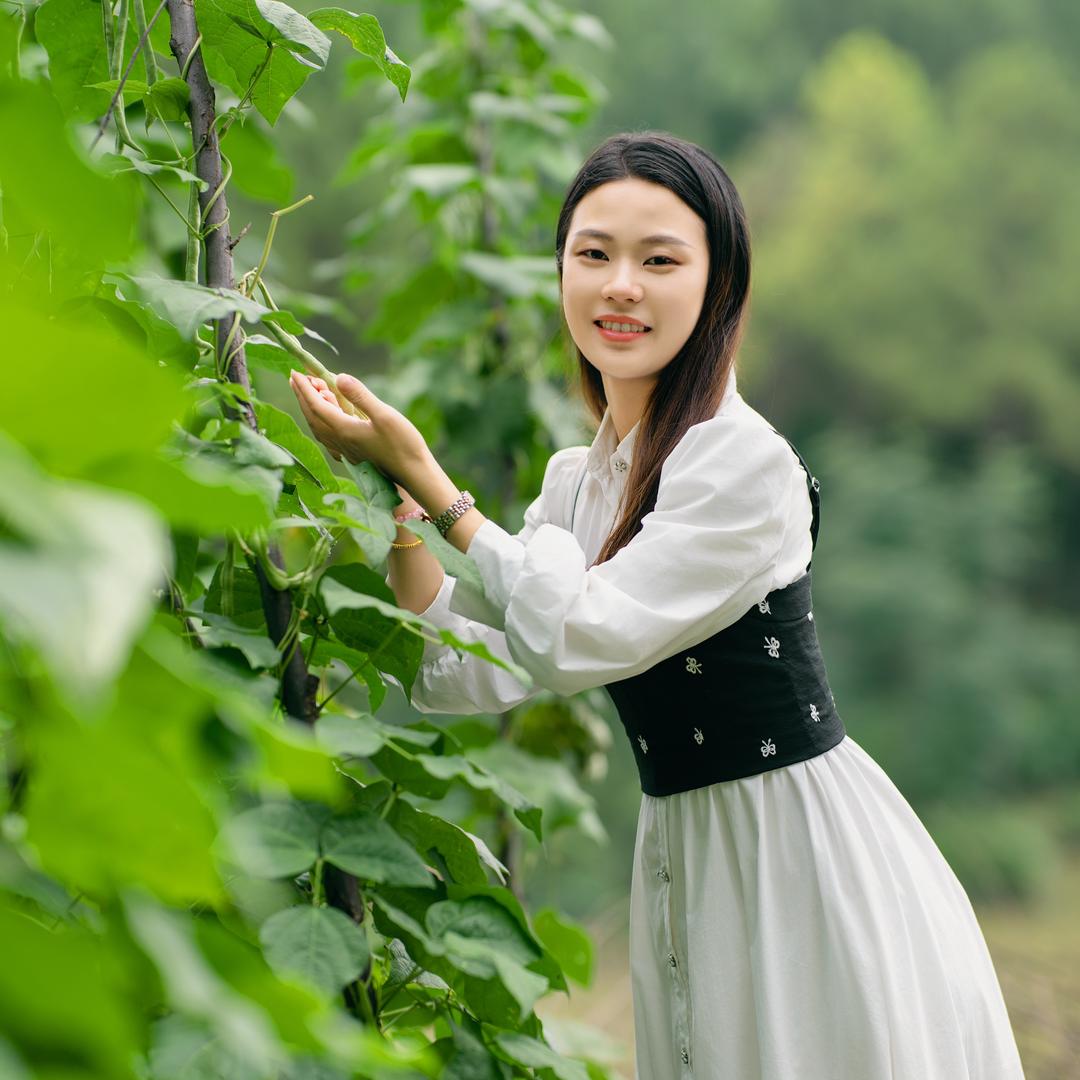 隆回村干部小娟