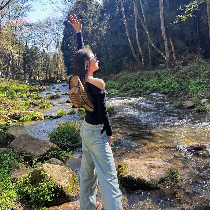 广包老板娘Queen
