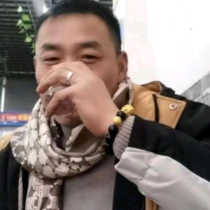 努力奋斗改变幸福💪💪💪🤝