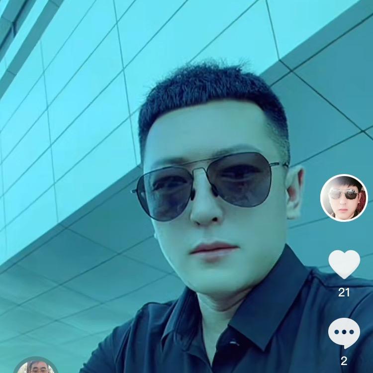 酒瓶碎了！我也醉了！