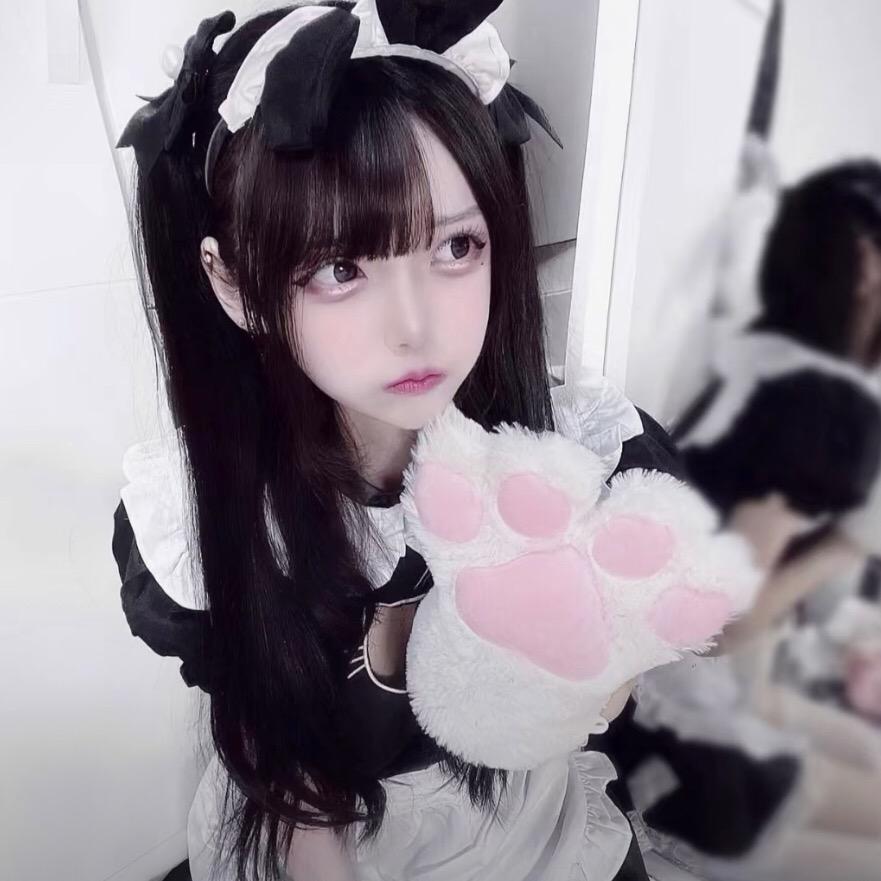 卖萌齐刘海被打歪