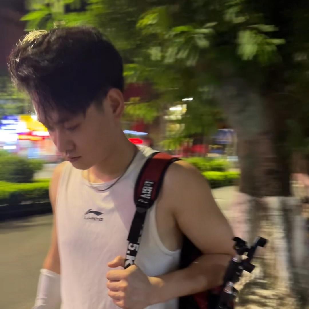 摄影师小魏