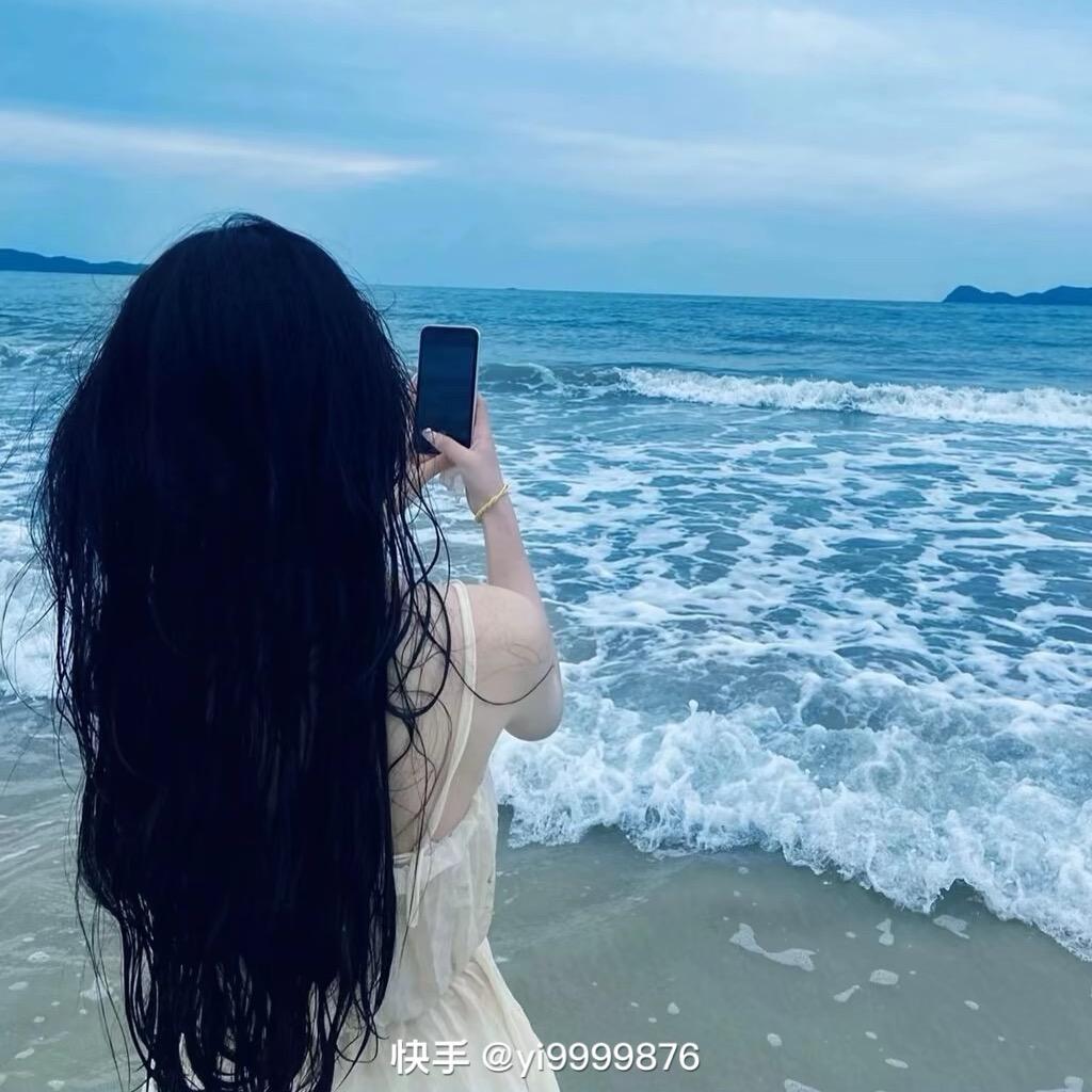 小香呀ԅ(¯㉨¯ԅ)