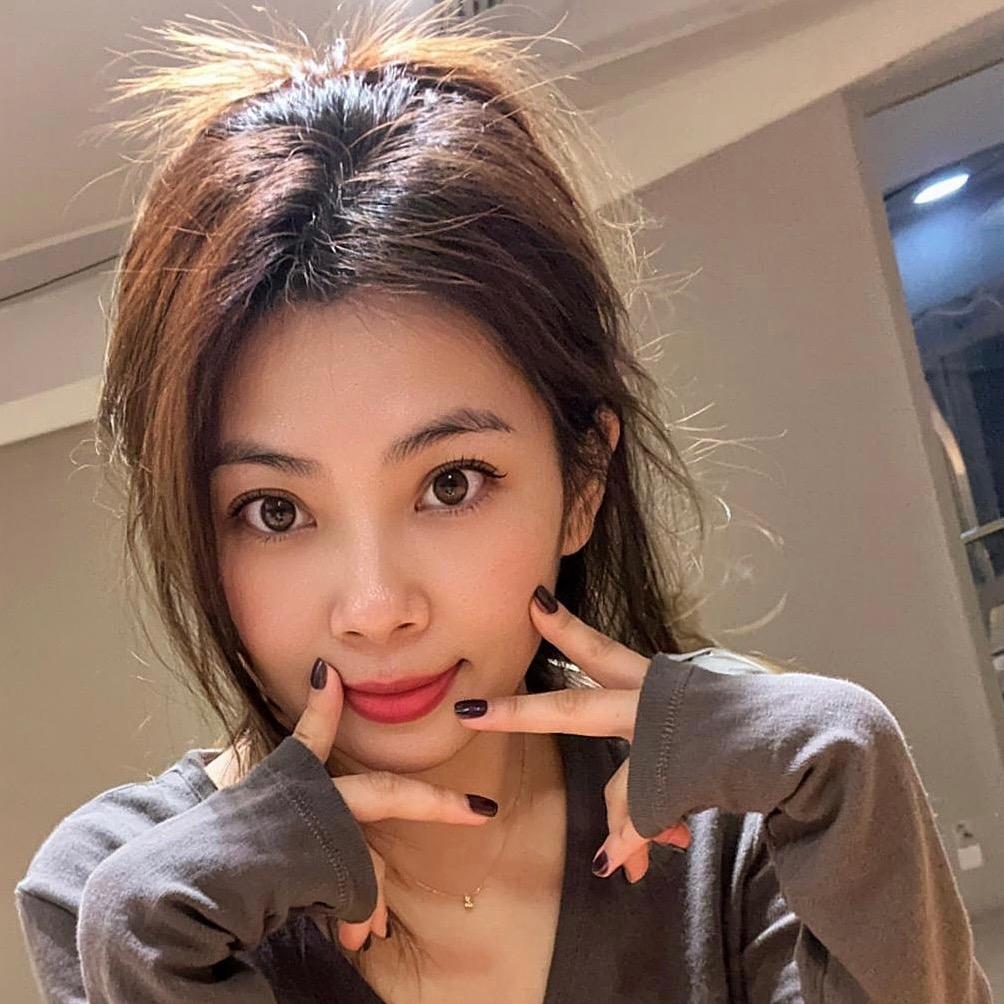 Hola小胡🐰