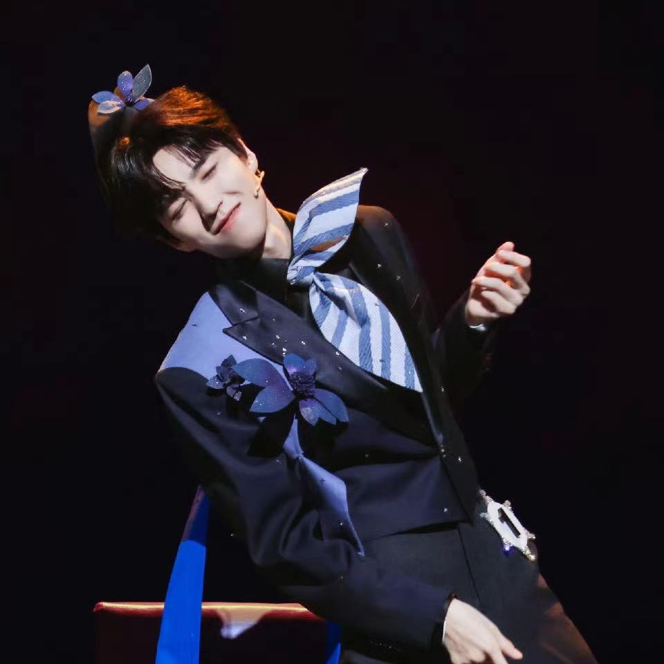 只会吃辣条的妹妹