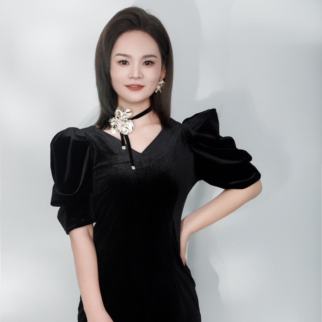 开美容院的周国静