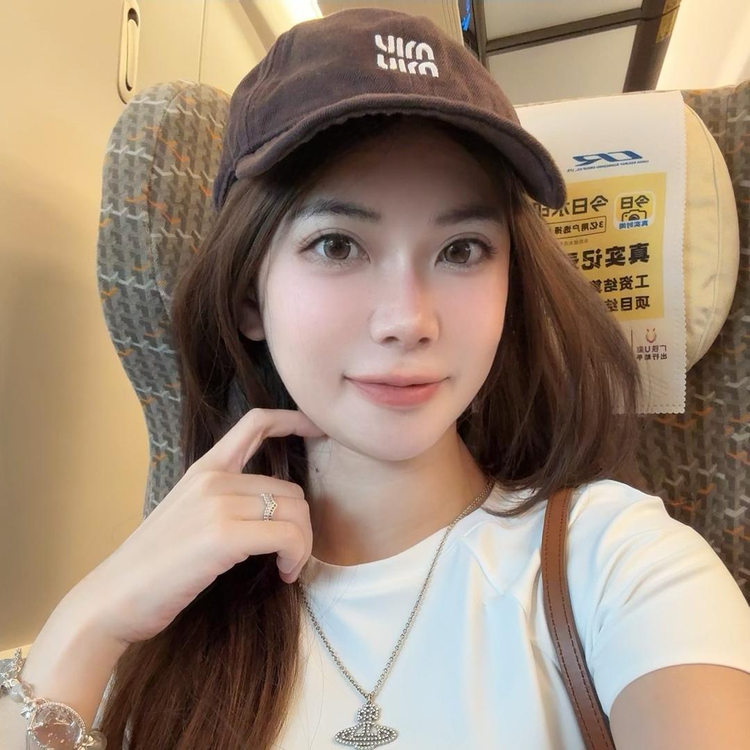 彤彤不滑雪🐝