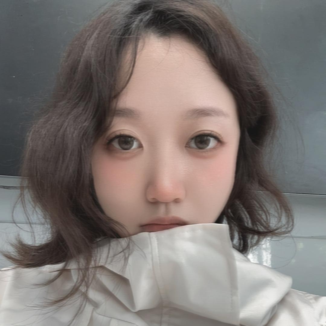 只有978根头发dě小阿姨🥰