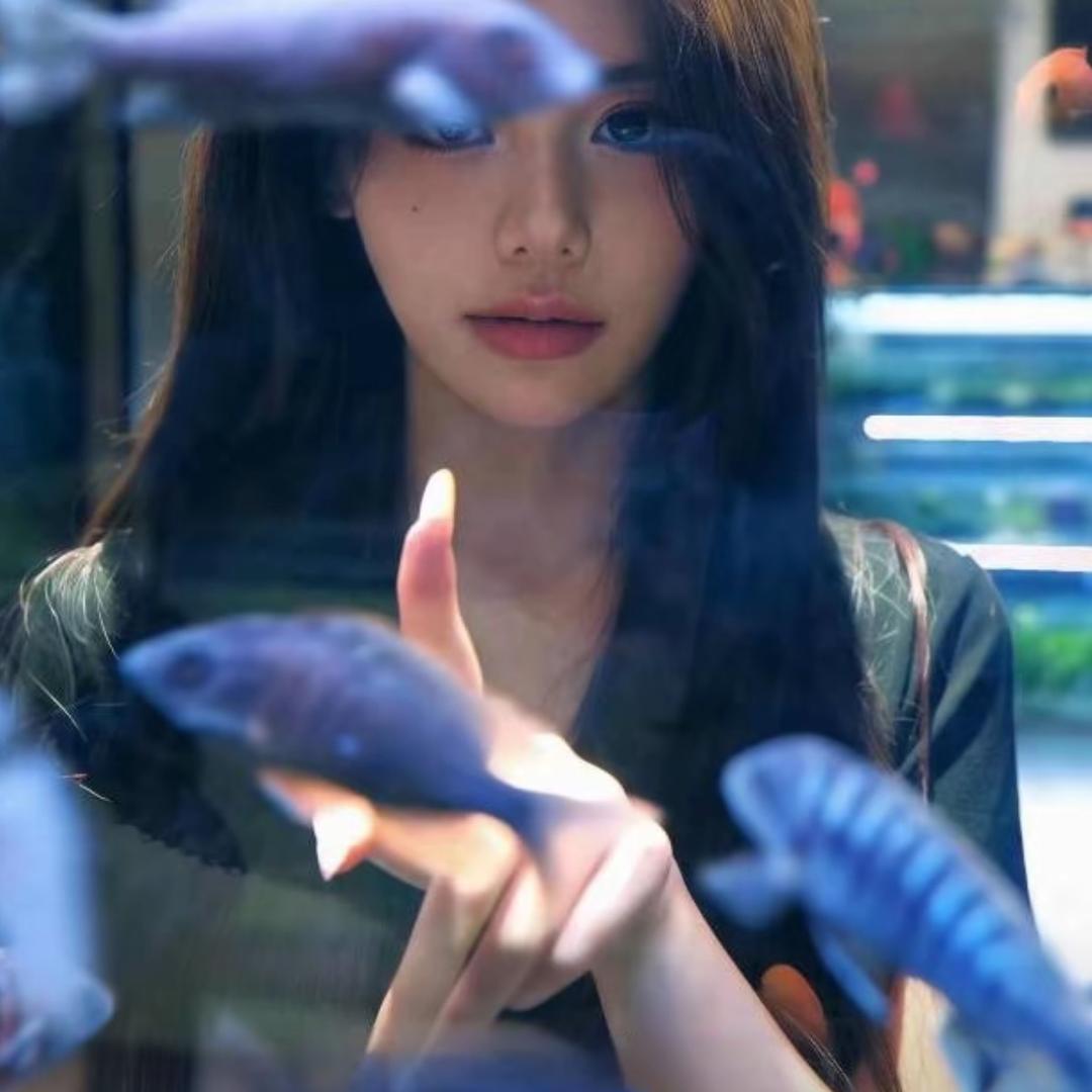 妄常栖.