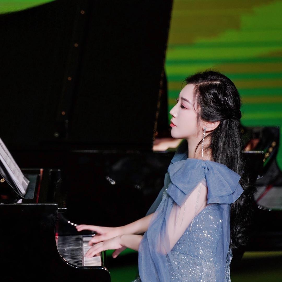 舒婷PIANO