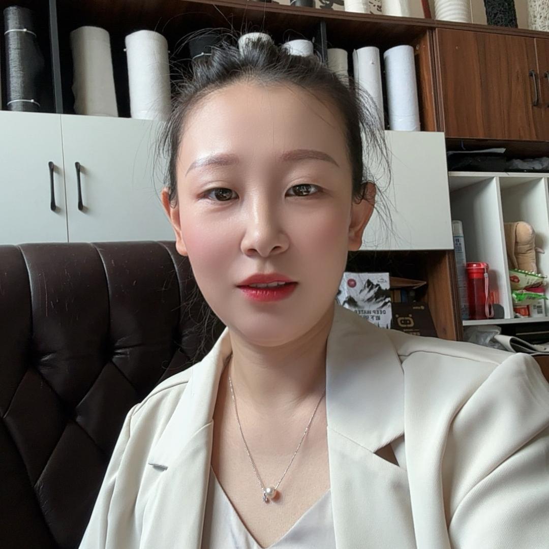 卖土工材料的小姐姐
