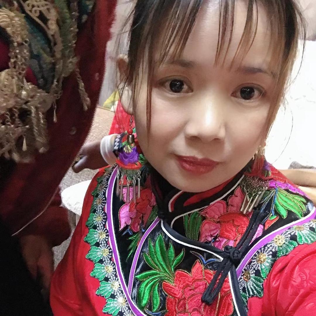 江@红