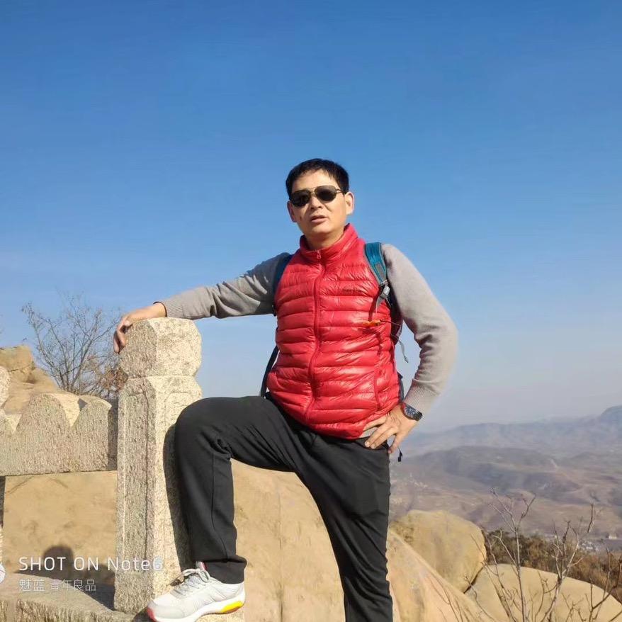 丰泽湖边上的汉子