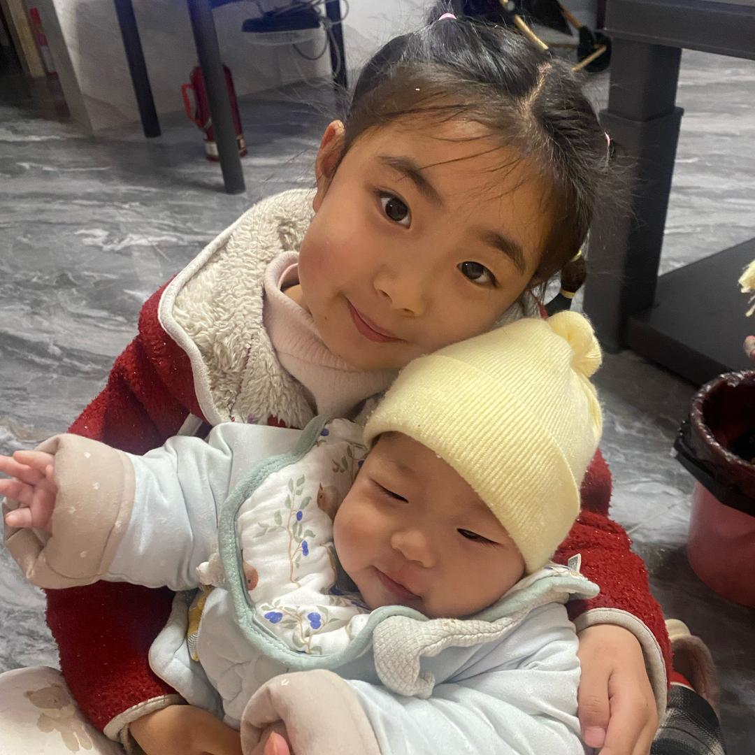 球球小妞