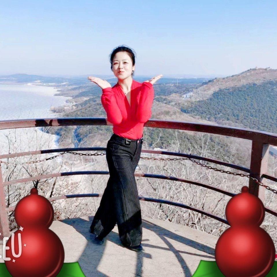 雪儿时尚舞蹈（穿搭在橱窗）