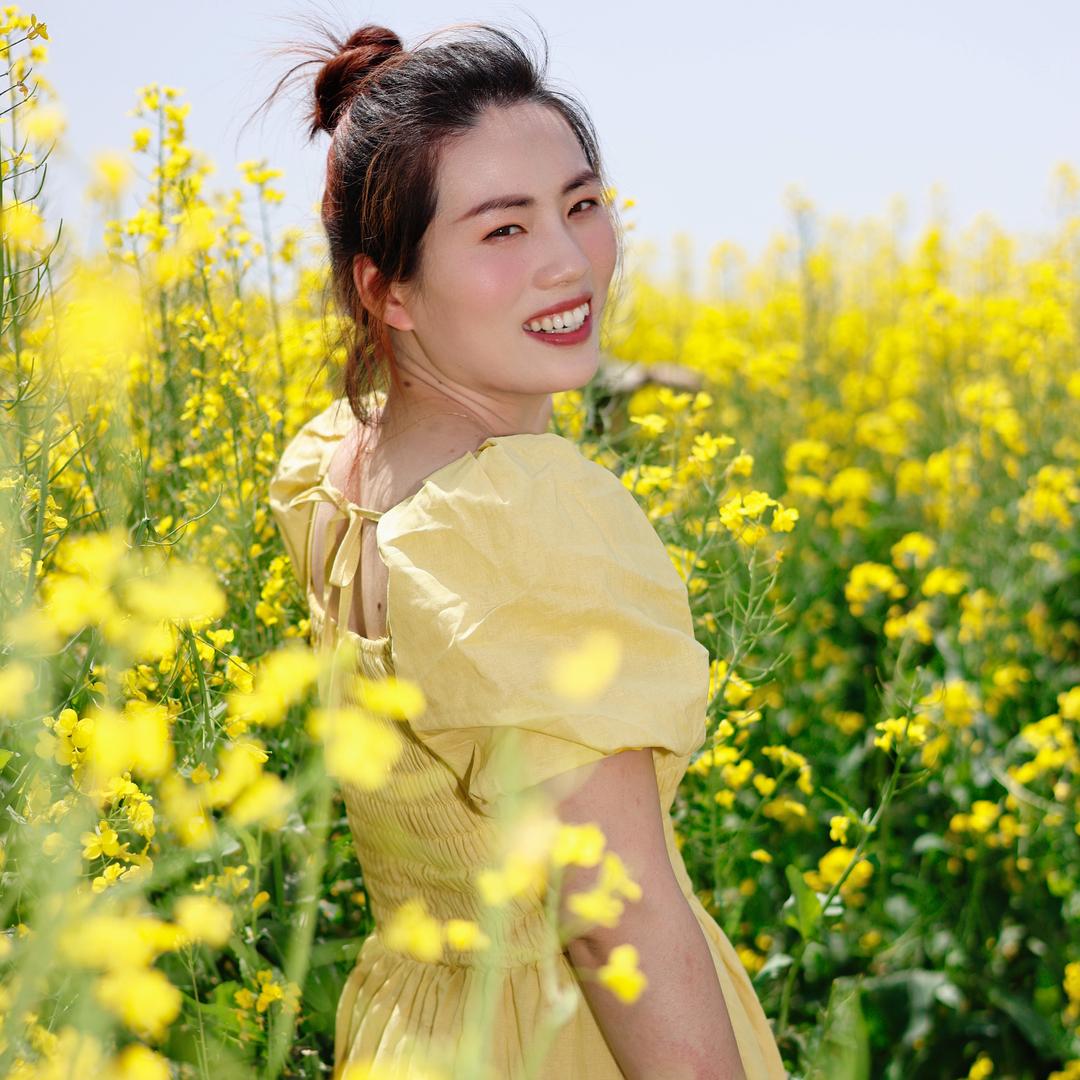 花艺师  芳芳