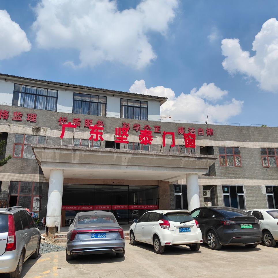 坚泰塑料门源头厂家