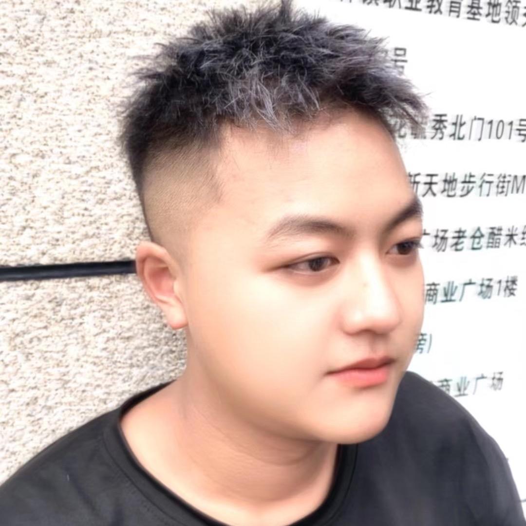 昆明亮堂堂二手车（小张）