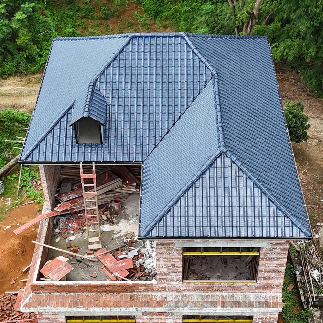 大棚盖瓦的小黄