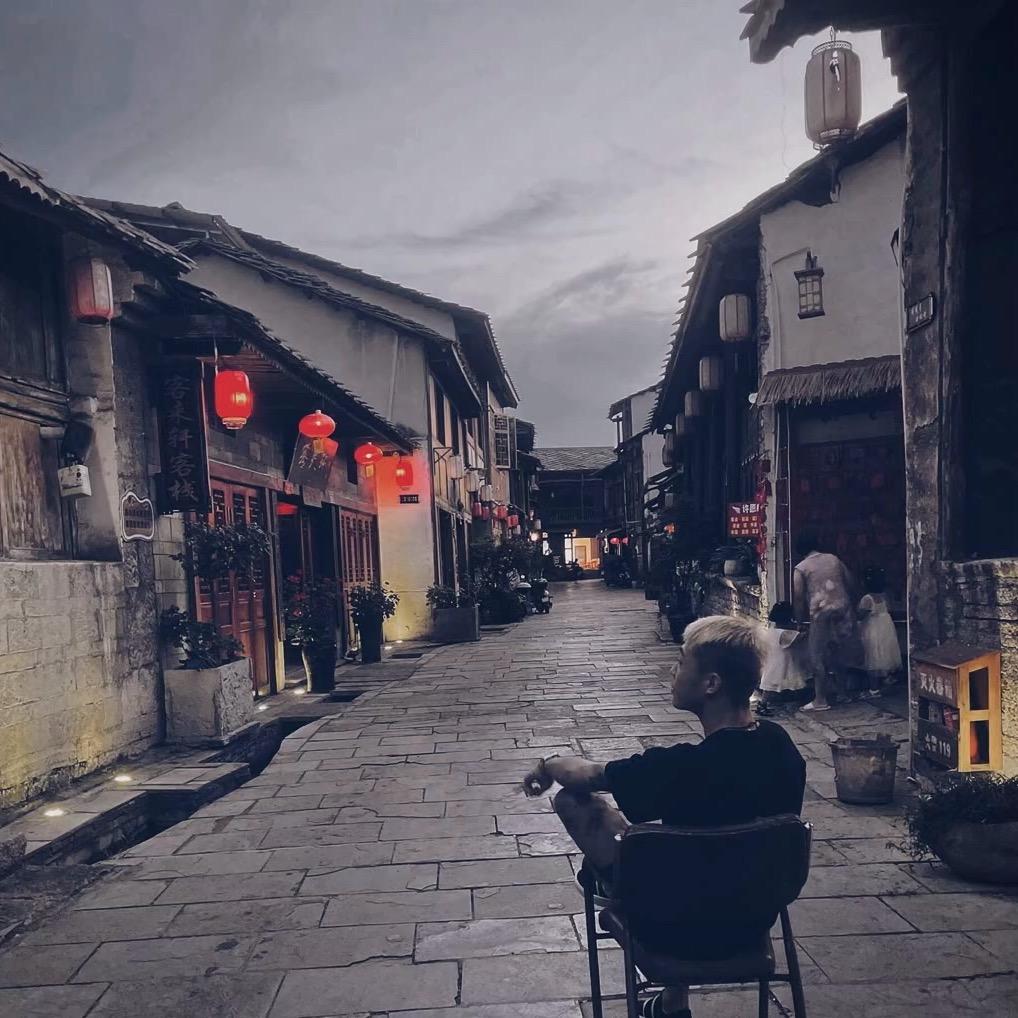 A.波.