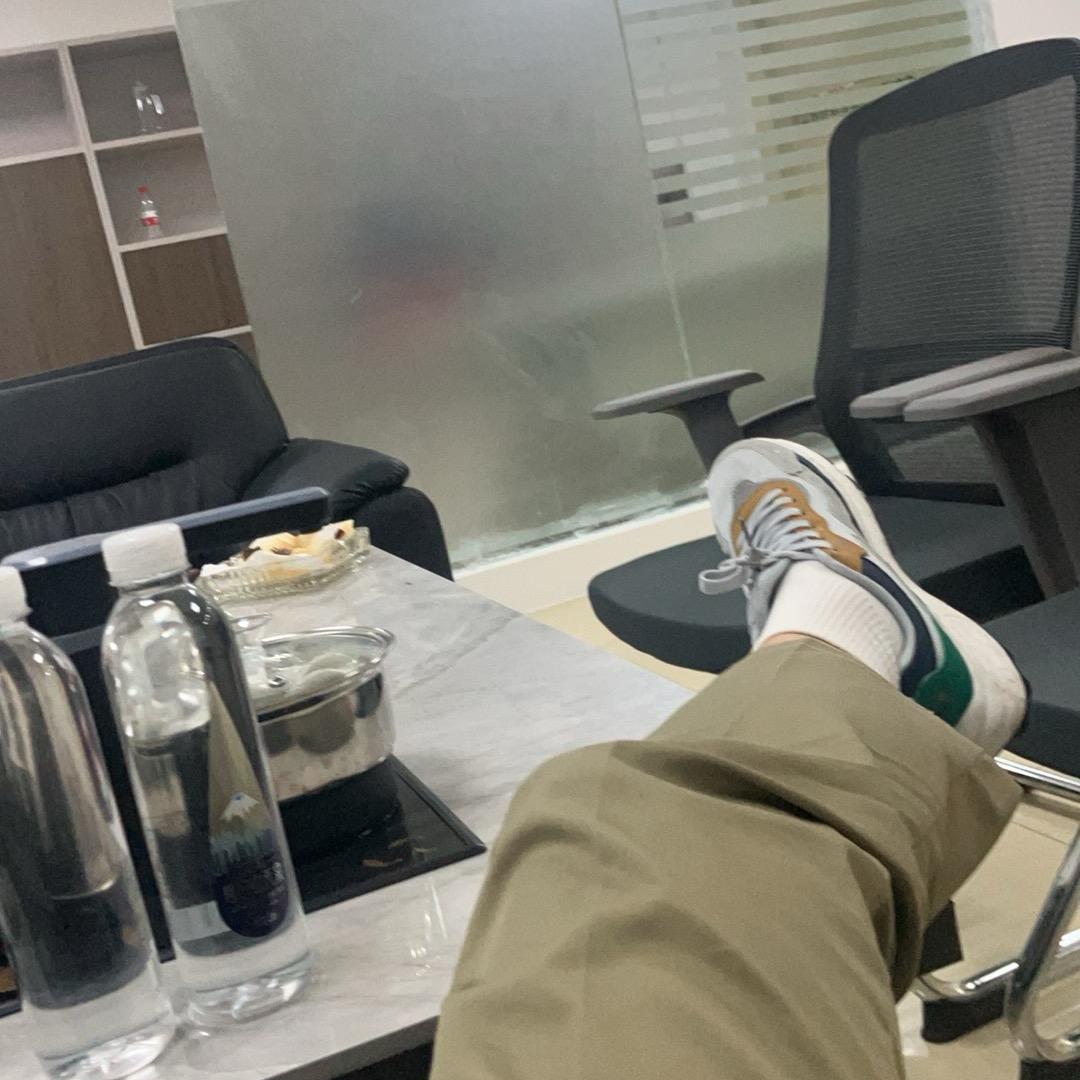 靠边，我要超车了🚗