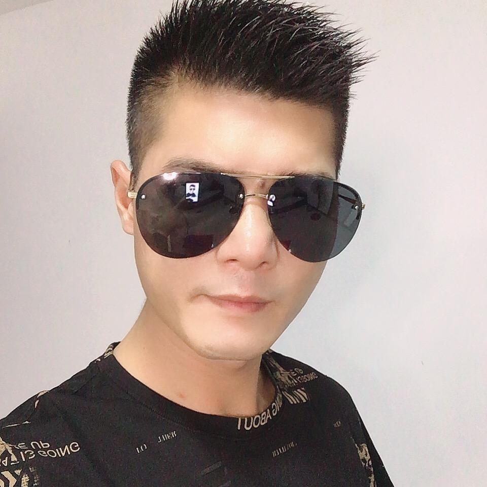 刘辉.