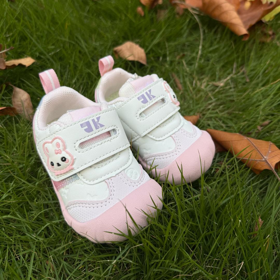 安安童鞋.江博士