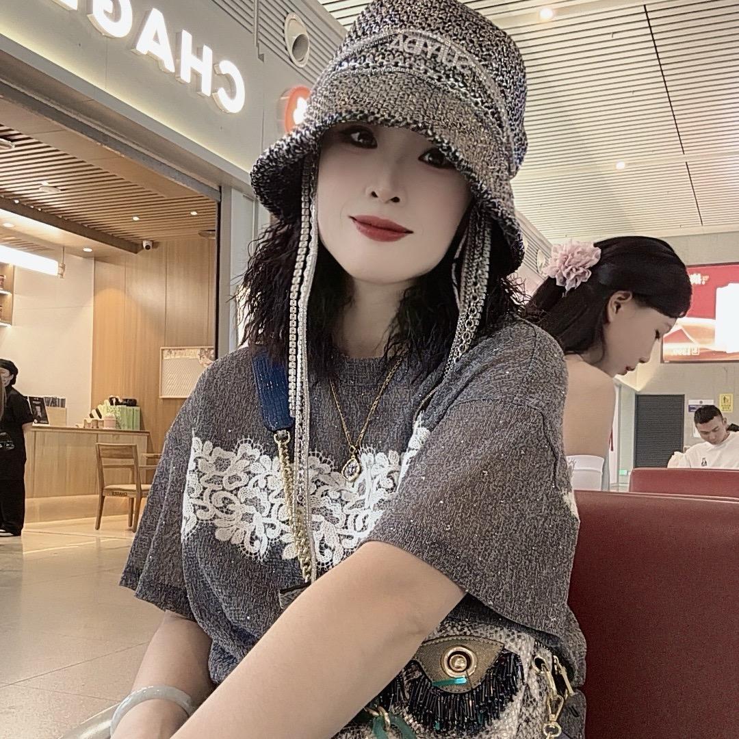 韩亚1984私服穿搭