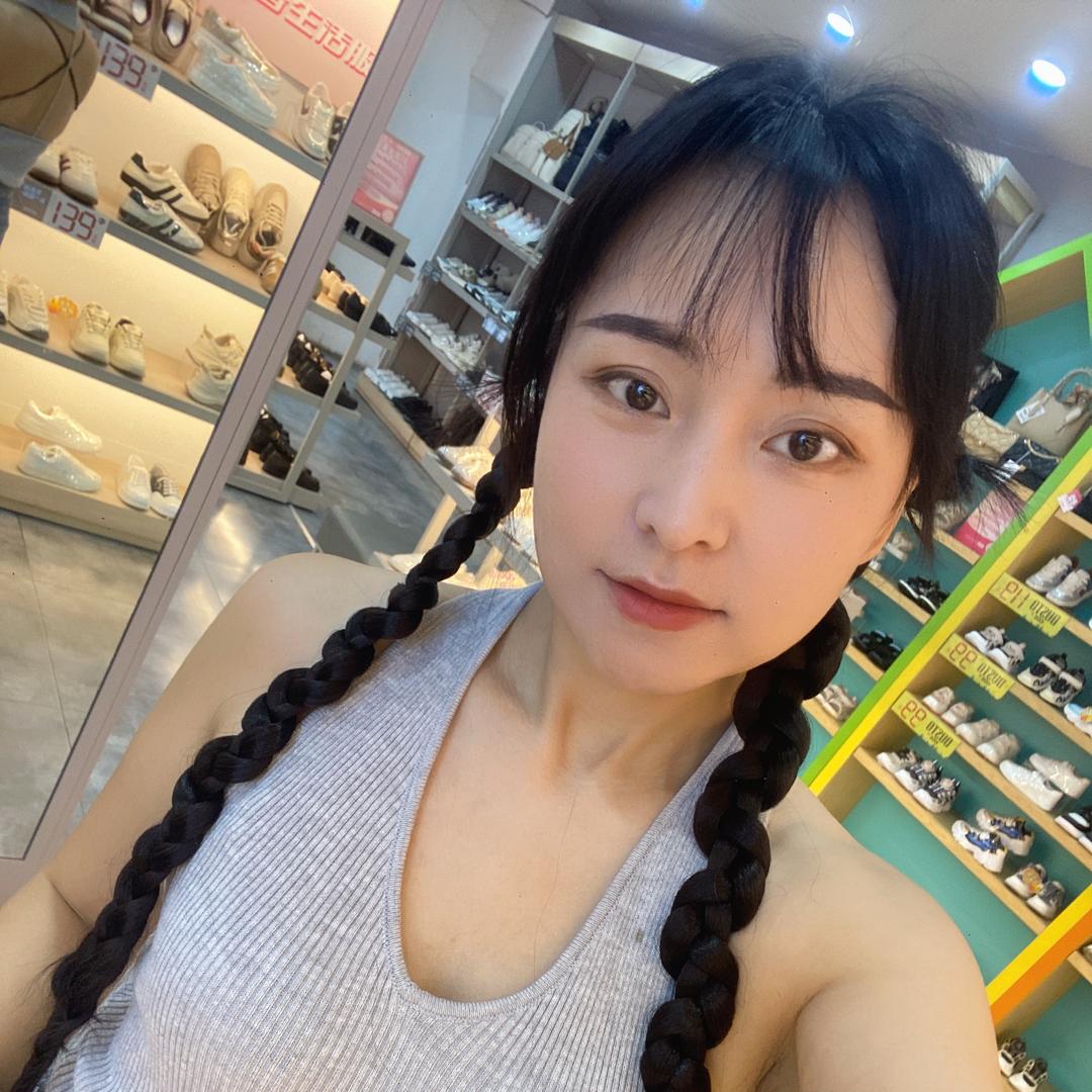 罗雪小姐姐