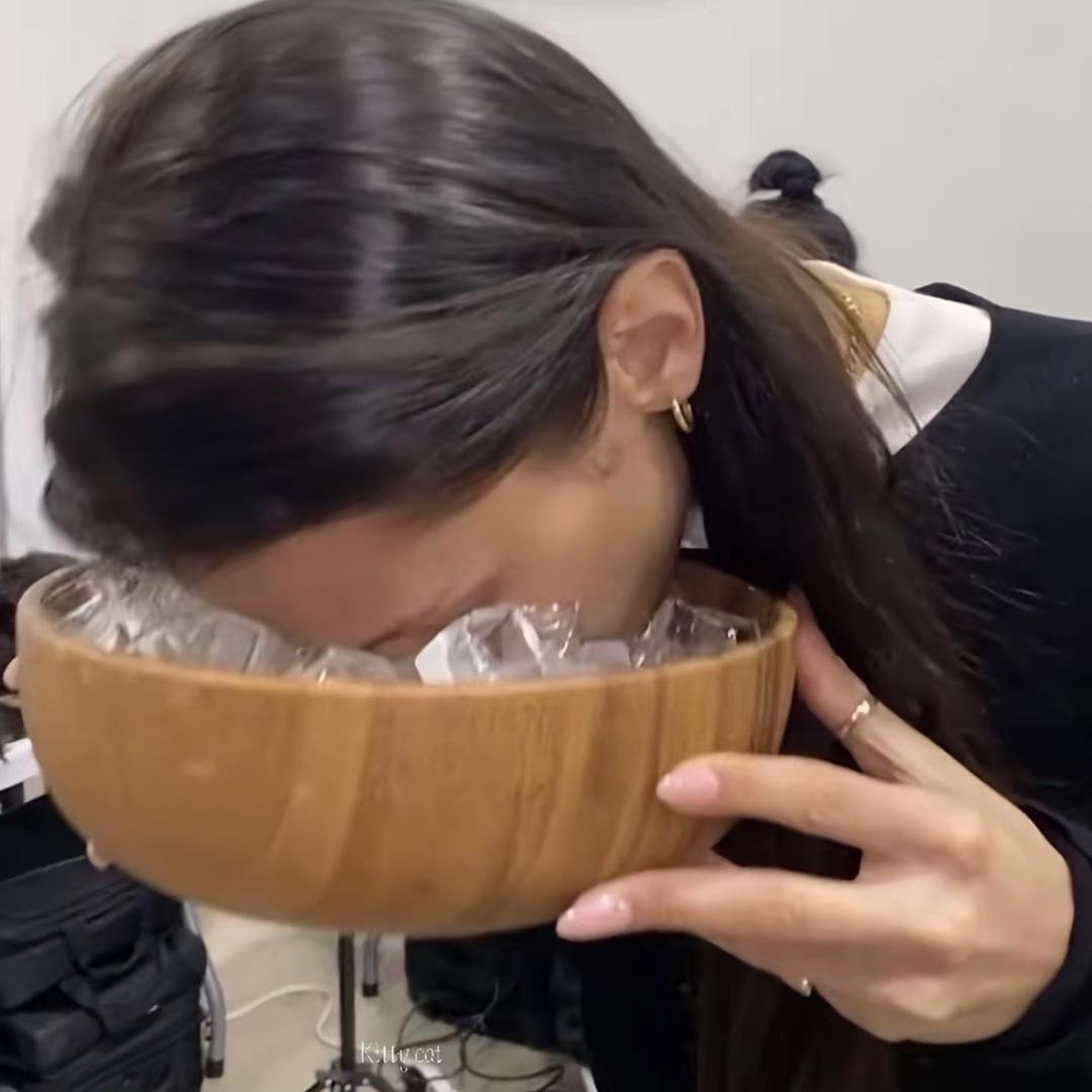 .张 紫 童