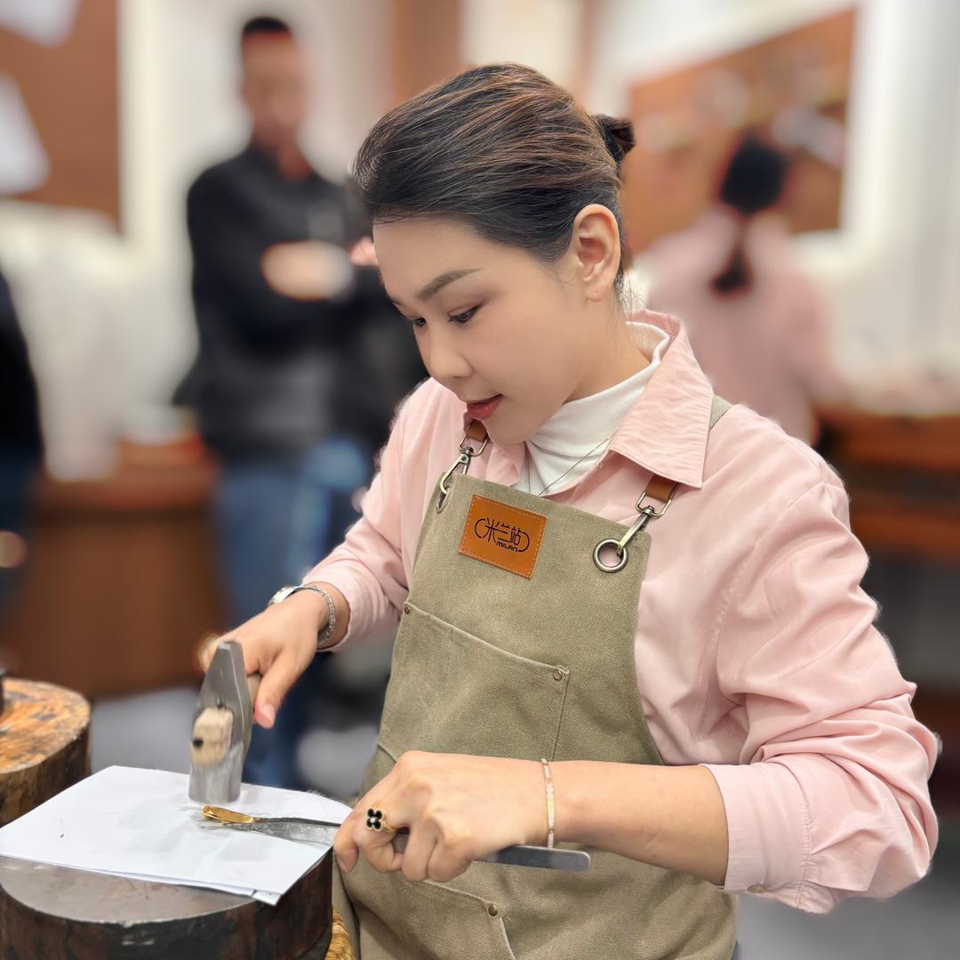 华姐打金圈（下午14：00准点开播）