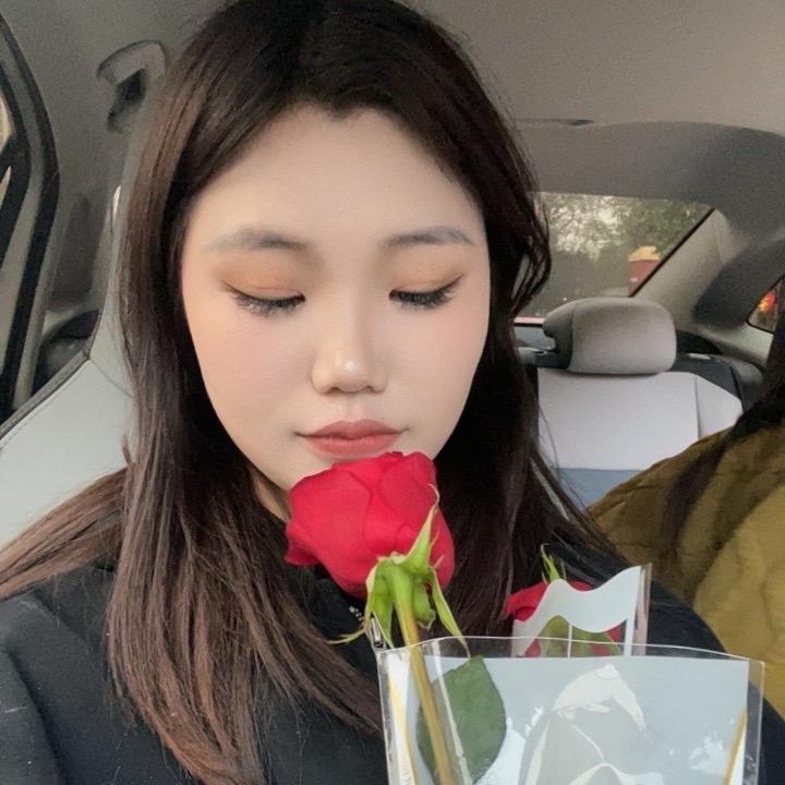 小 芳