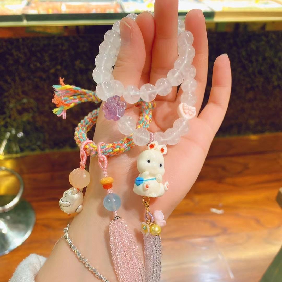 草莓熊手工美甲