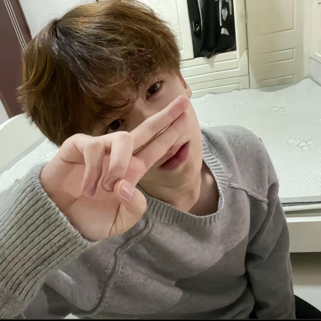 小赵_
