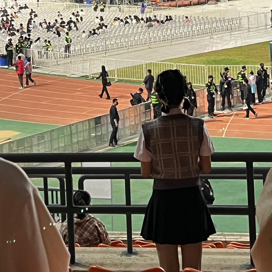 小乔吃饱了(见过两次薛之谦
