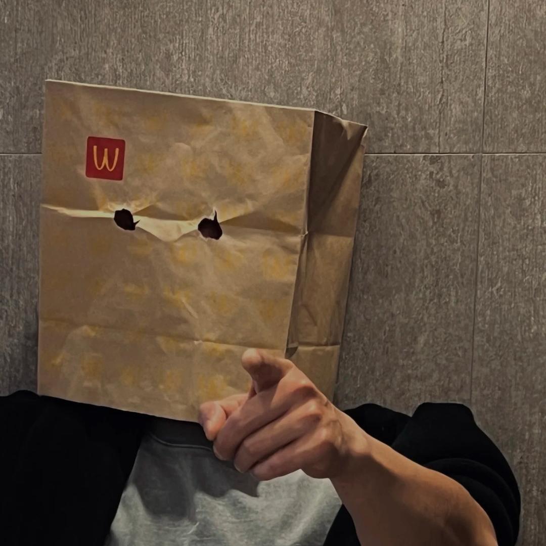 “短剧爱下跪…”