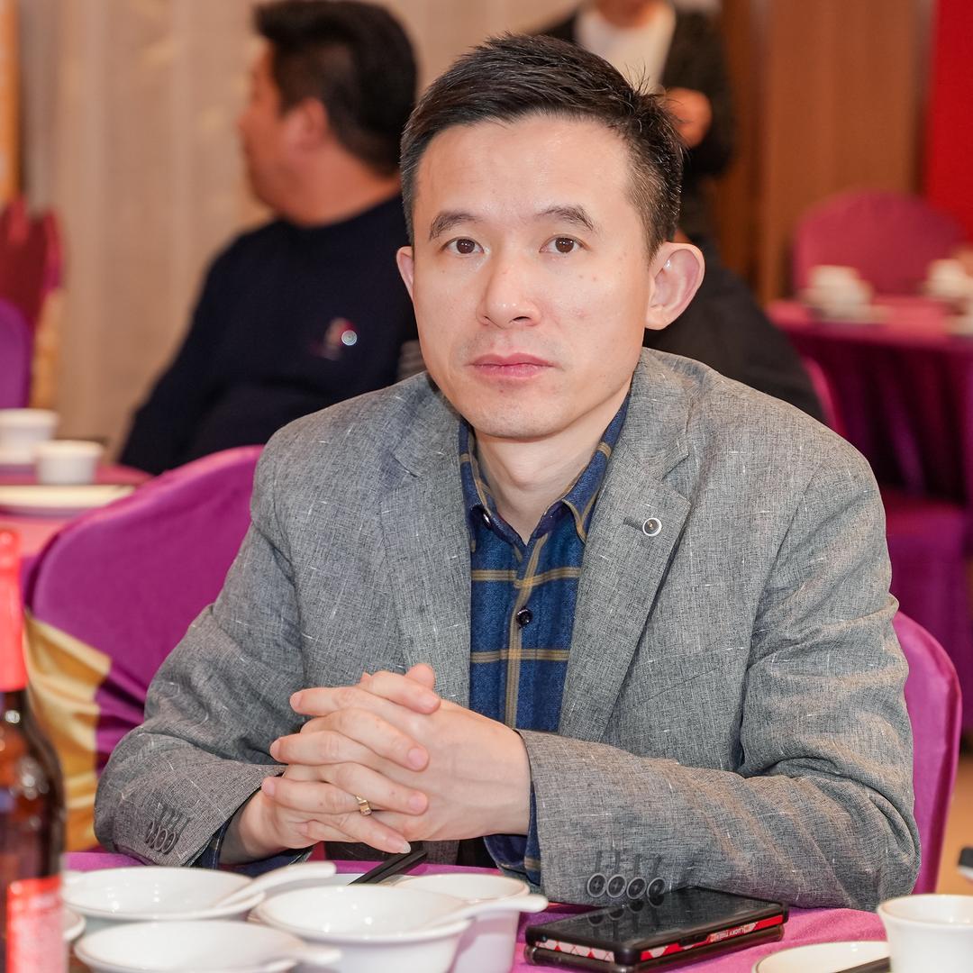 星盛源汽车大灯工厂