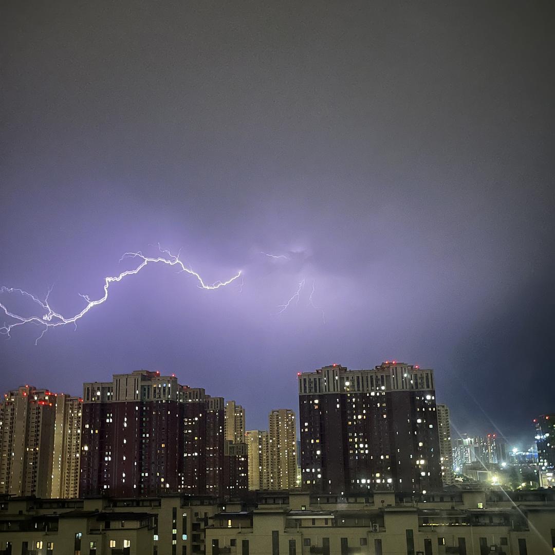 心海仁立