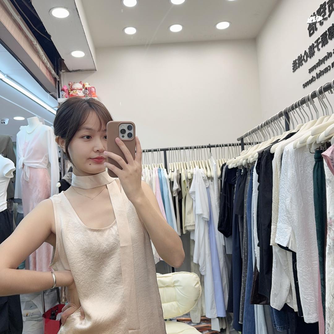深圳突突服饰