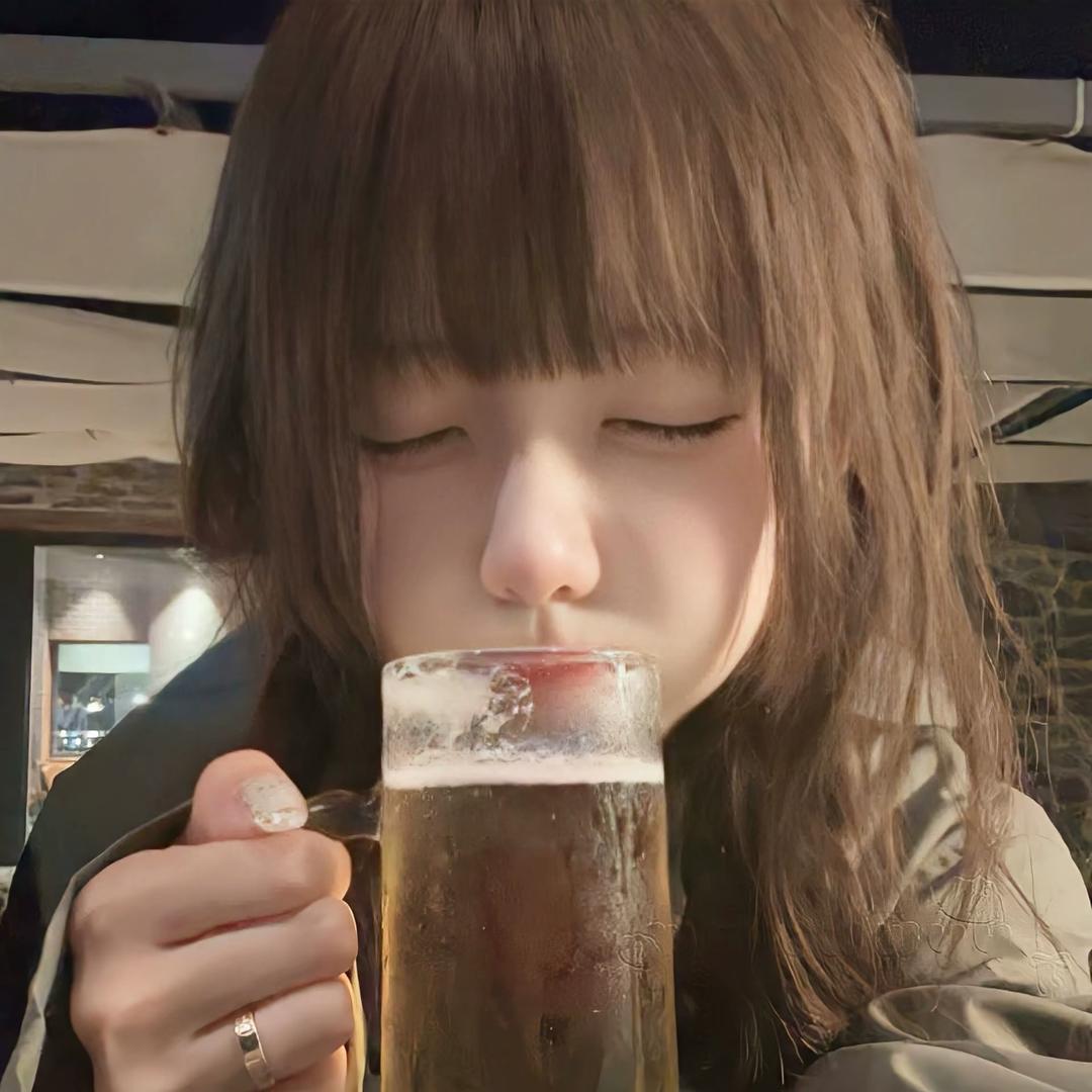 曼曼.