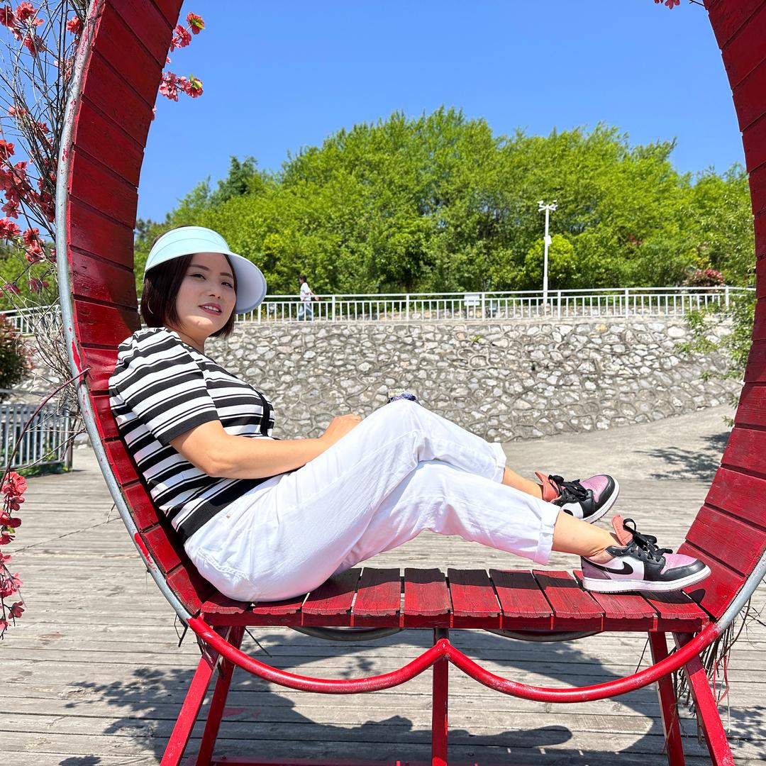 镇雄县邓子柒建材店（个体工商户）