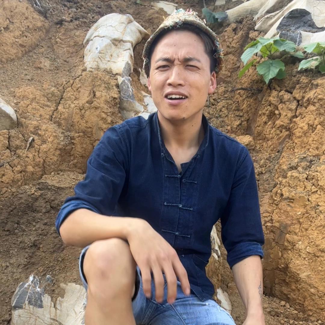 罗俊（加油！别让别人看不起）